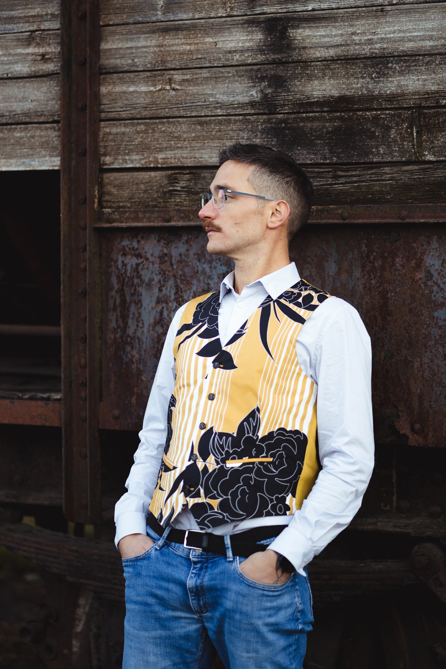 Flowers - gold & black